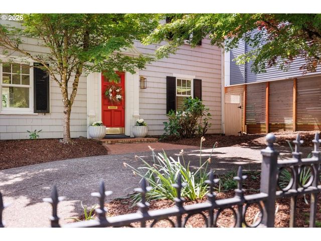 3515 Sw COUNCIL CREST Dr, Portland, OR 97239