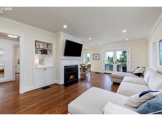3515 Sw COUNCIL CREST Dr, Portland, OR 97239
