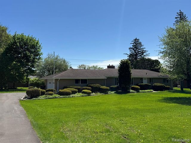 28670 Inkster Road, Southfield, MI 48034