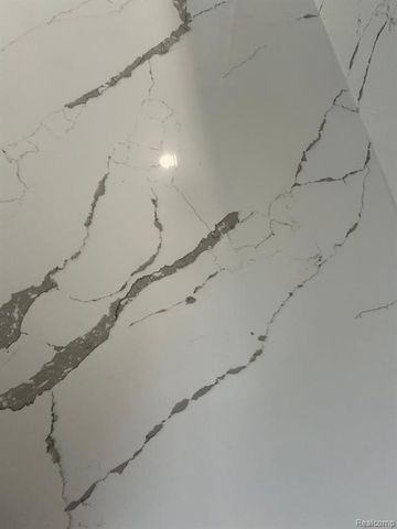 28670 Inkster Road, Southfield, MI 48034