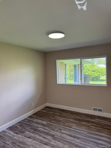 28670 Inkster Road, Southfield, MI 48034