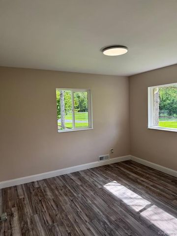 28670 Inkster Road, Southfield, MI 48034