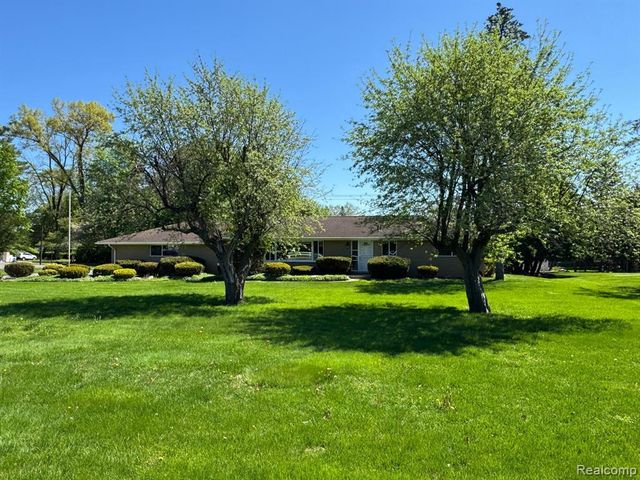 28670 Inkster Road, Southfield, MI 48034