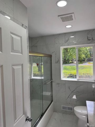 28670 Inkster Road, Southfield, MI 48034