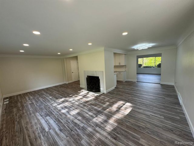 28670 Inkster Road, Southfield, MI 48034