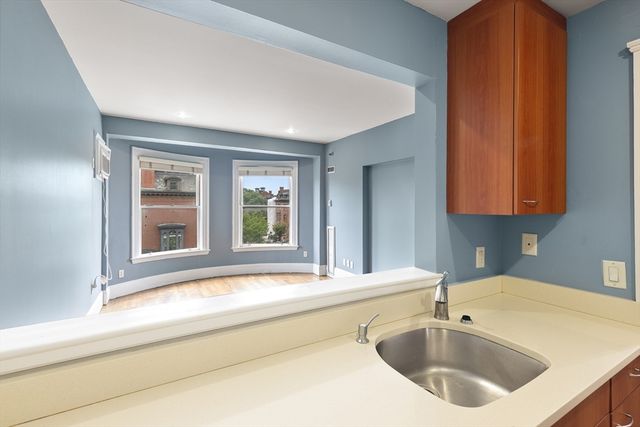 492 Massachusetts Ave 41, Boston, MA 02118