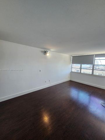2016 Bay Dr 304, Miami Beach, FL 33141