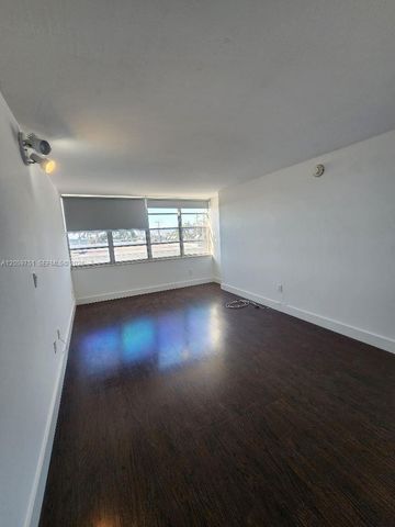 2016 Bay Dr 304, Miami Beach, FL 33141