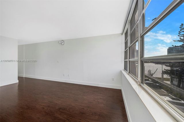 2016 Bay Dr 304, Miami Beach, FL 33141