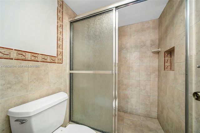 2016 Bay Dr 304, Miami Beach, FL 33141