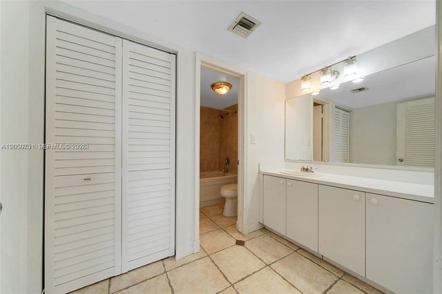 2016 Bay Dr 304, Miami Beach, FL 33141