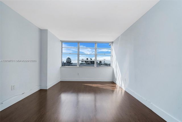 2016 Bay Dr 304, Miami Beach, FL 33141