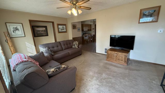 1916 C St NE, Miami, OK 74354