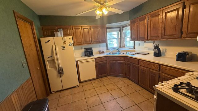 1916 C St NE, Miami, OK 74354