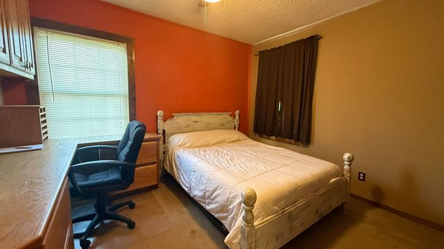 1916 C St NE, Miami, OK 74354