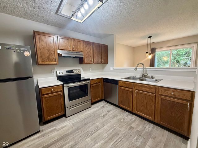 4483 Connaught East D, Plainfield, IN 46168