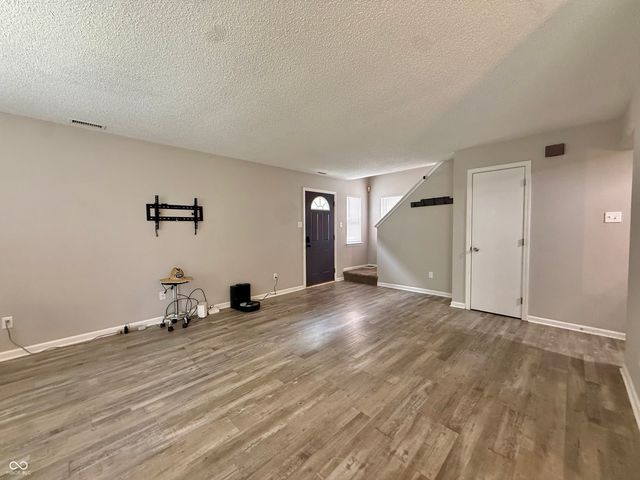 4483 Connaught East D, Plainfield, IN 46168