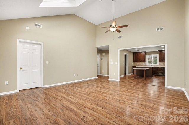 1742 NE 12th Street, Hickory, NC 28601