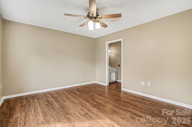 1742 NE 12th Street, Hickory, NC 28601
