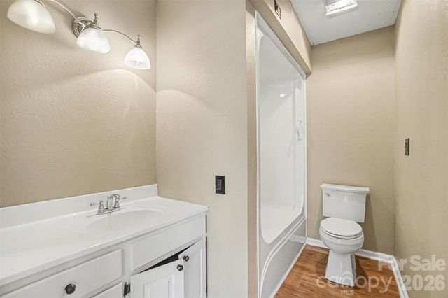 1742 NE 12th Street, Hickory, NC 28601