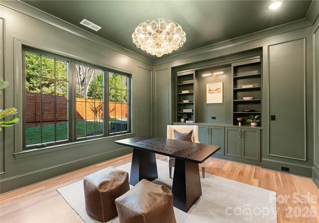 154 N Canterbury Road, Charlotte, NC 28211