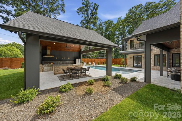 154 N Canterbury Road, Charlotte, NC 28211