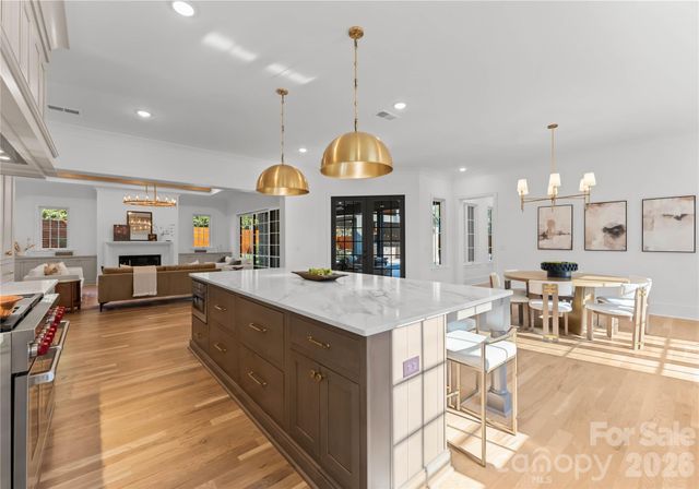 154 N Canterbury Road, Charlotte, NC 28211