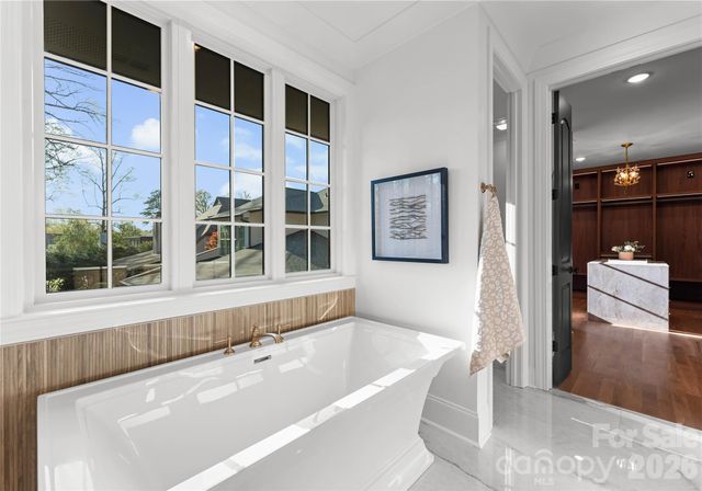 154 N Canterbury Road, Charlotte, NC 28211