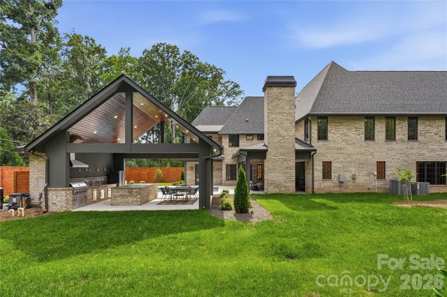154 N Canterbury Road, Charlotte, NC 28211