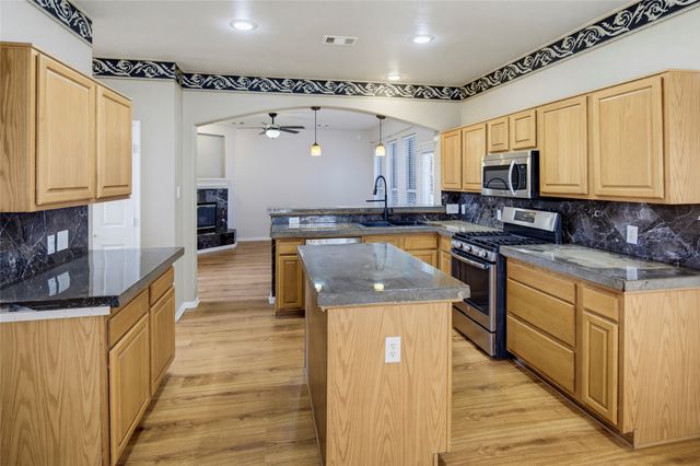 4549 Shadowridge Drive, The Colony, TX 75056