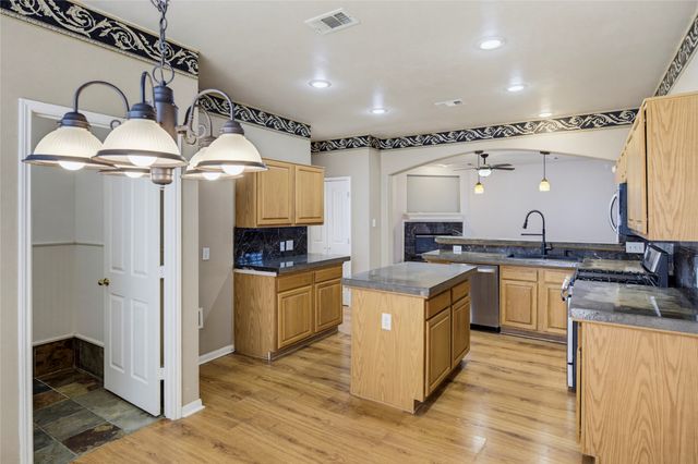 4549 Shadowridge Drive, The Colony, TX 75056