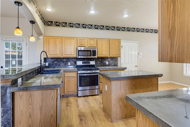 4549 Shadowridge Drive, The Colony, TX 75056