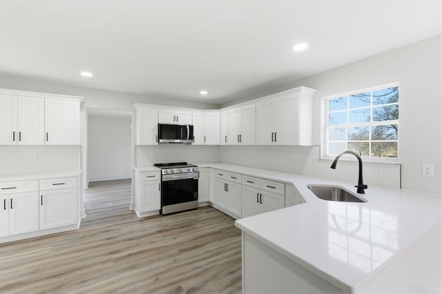 701 Rocky Ridge Cir, La Vergne, TN 37086