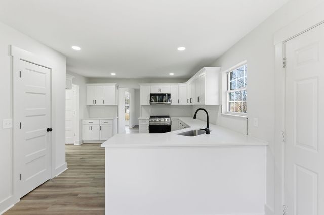 701 Rocky Ridge Cir, La Vergne, TN 37086