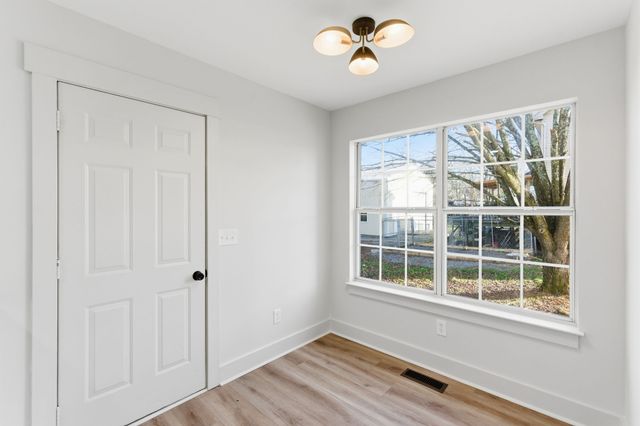 701 Rocky Ridge Cir, La Vergne, TN 37086