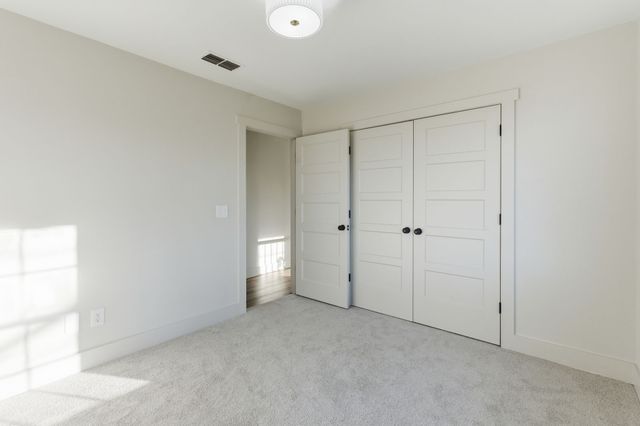 701 Rocky Ridge Cir, La Vergne, TN 37086