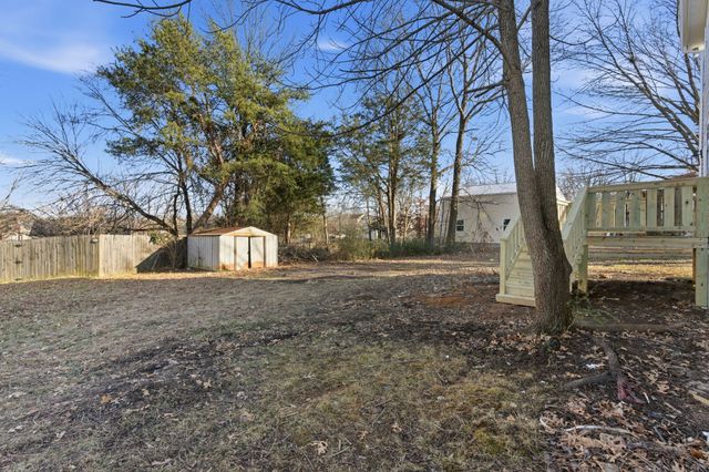 701 Rocky Ridge Cir, La Vergne, TN 37086