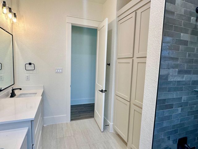 1713 Kellan DR, Salado, TX 76571