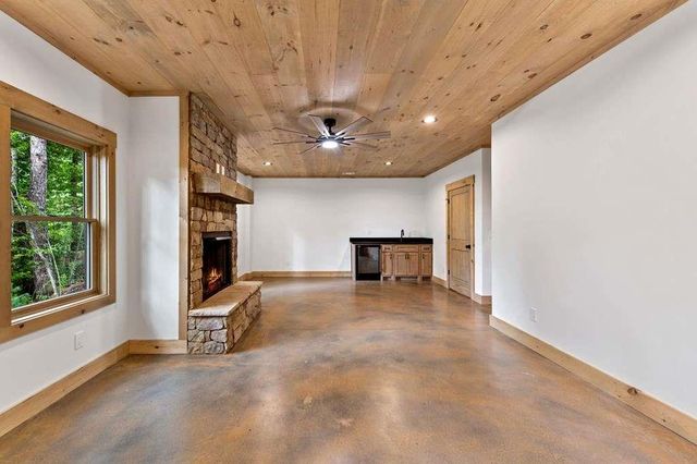144 Highlands Gap, Mineral Bluff, GA 30559