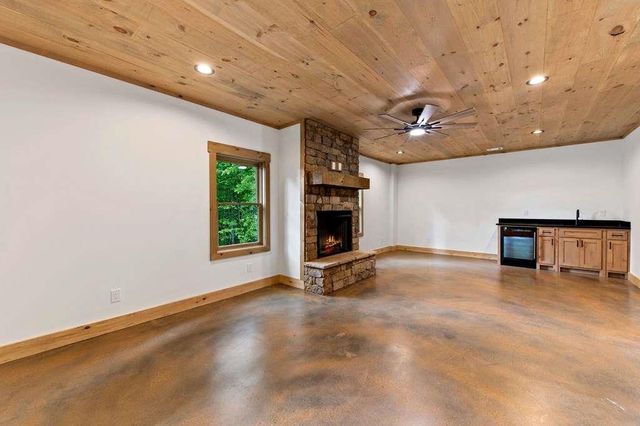 144 Highlands Gap, Mineral Bluff, GA 30559