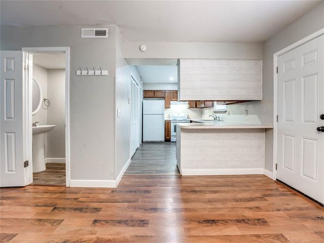 105 N Hortense Avenue, Edmond, OK 73034