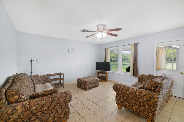 83 Lakeoak, Victoria, TX 77905