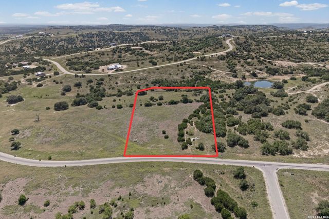 1495 Majestic Hills Dr, Blanco, TX 78606