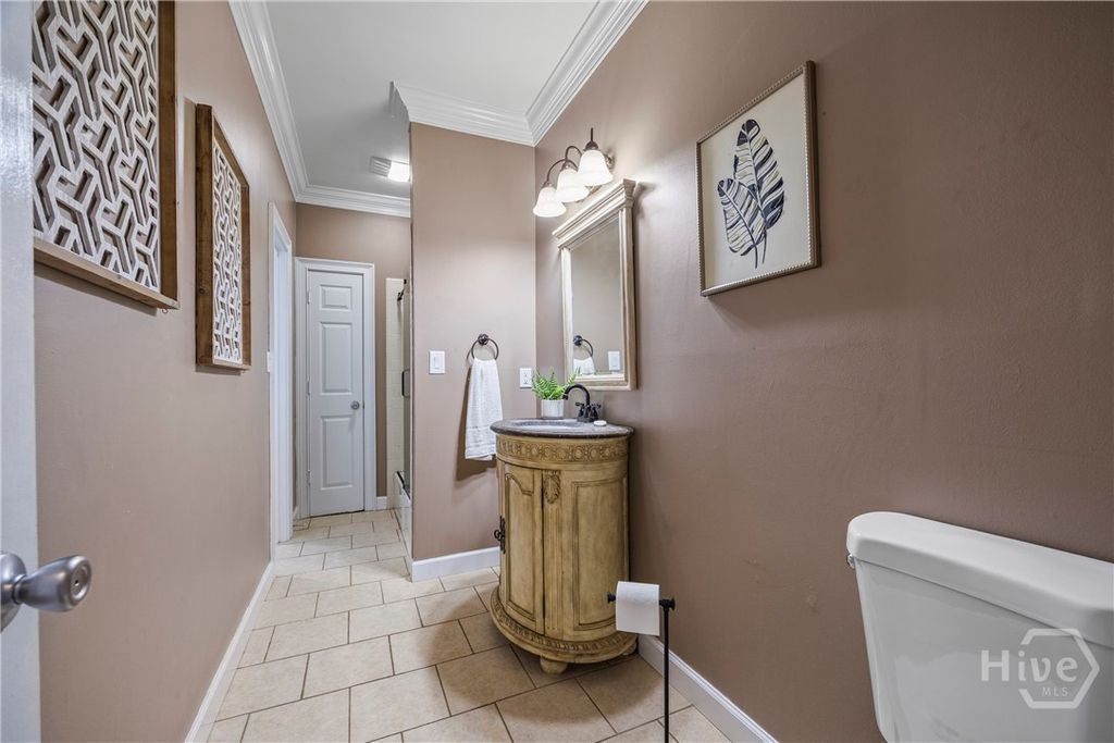 Image 12 of property listing at 124 Pin Oak Court, Athens, GA 30606