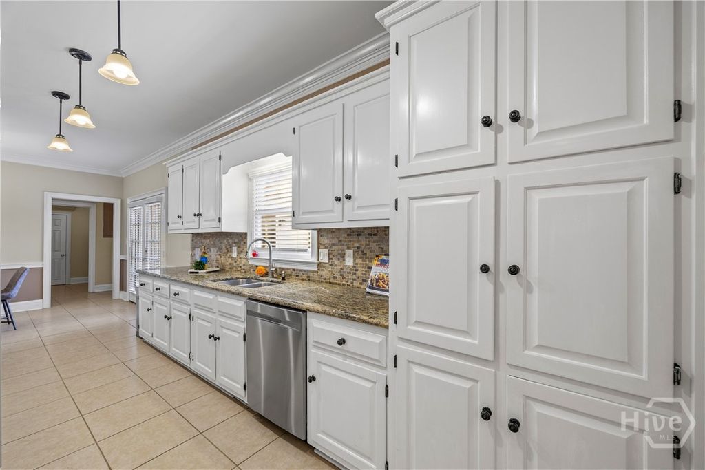 Image 23 of property listing at 124 Pin Oak Court, Athens, GA 30606