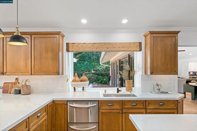 2216 Nelda Way, Alamo, CA 94507