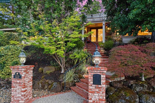 2216 Nelda Way, Alamo, CA 94507