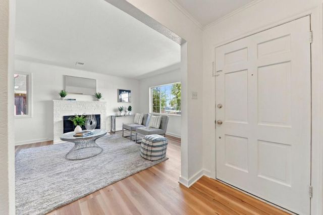 2504 Spring Street, Redwood City, CA 94063