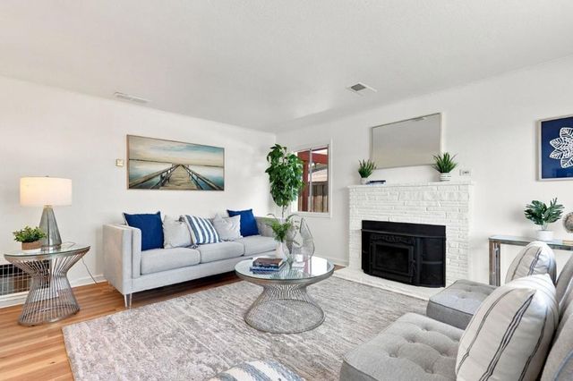 2504 Spring Street, Redwood City, CA 94063