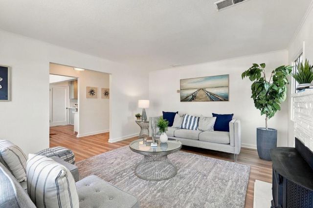 2504 Spring Street, Redwood City, CA 94063